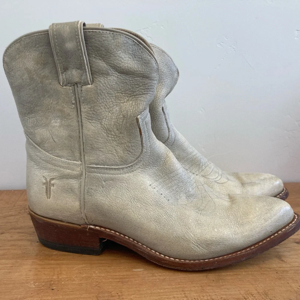 Frye Billy Short Cowboy Boot Size 9B Silver/Cream - Picture 1 of 8